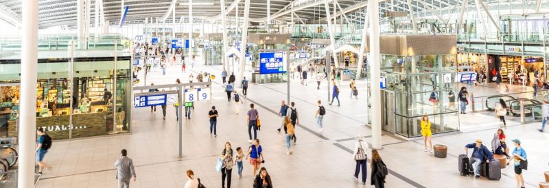 Bestand:20230607-941 Stationshal Utrecht Centraal-1920x660.jpg